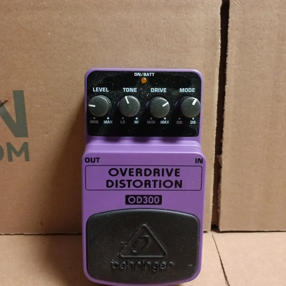 BEHRINGER OD300 OVERDRIVE DISTORTION GUITAR PEDAL – PURPLE (BOXED)
