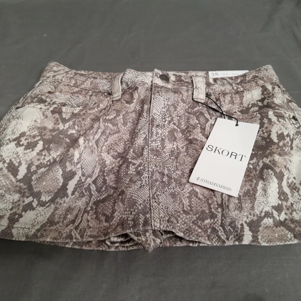 STRADIVARIUS CAMO SKORT - UK 10