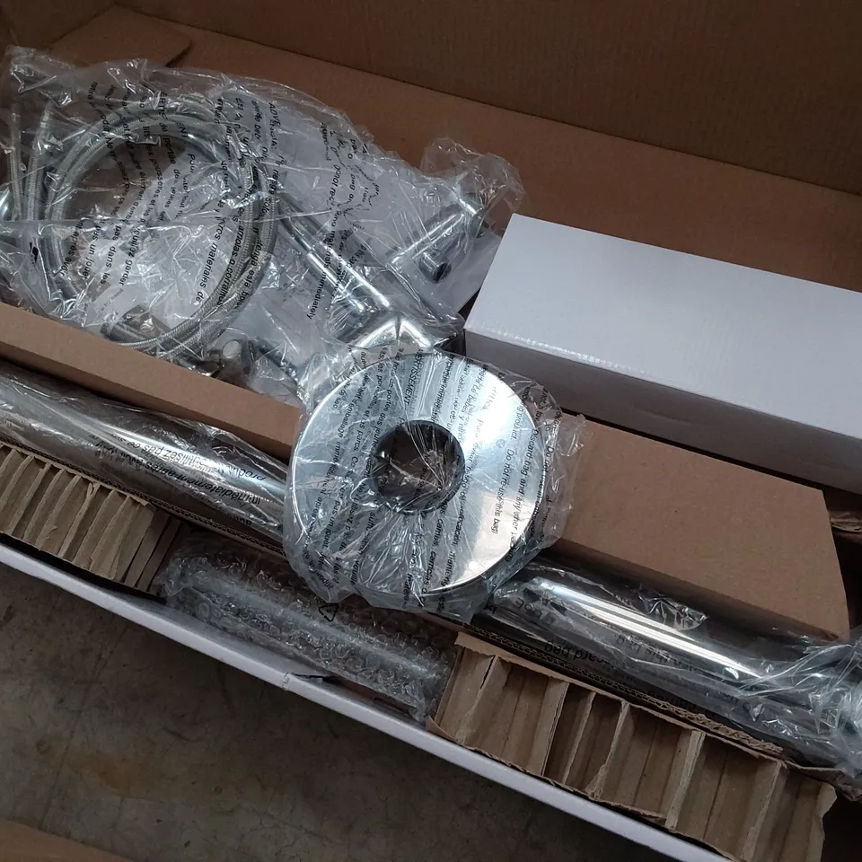 BOXED CHROME ROUND TALL BATH SHOWER MIXER