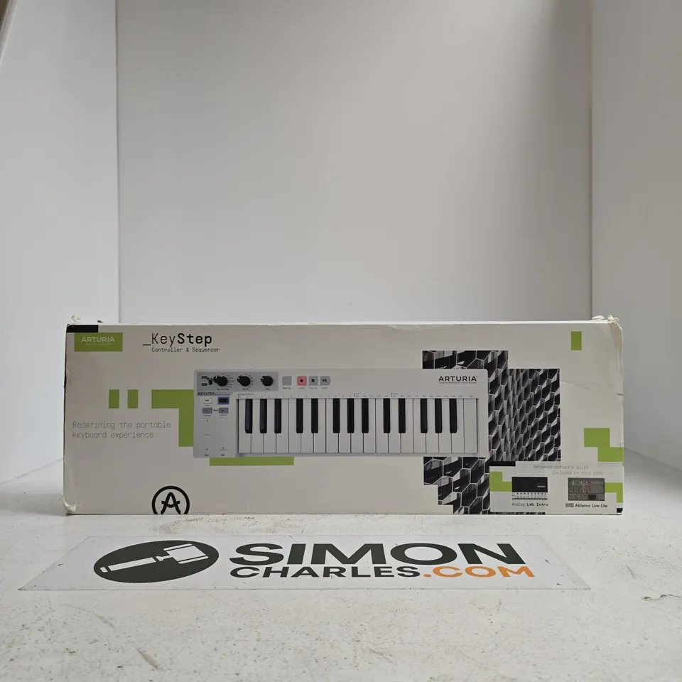 ARTURIA KEYSTEP CONTROLLER & SEQUENCER – BOXED