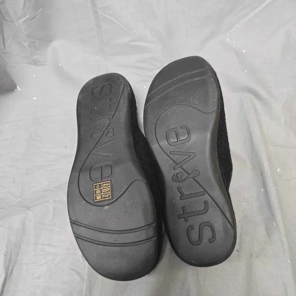 STRIVE WOMEN'S BLACK SLIP-ON SLIPPERS – PLUSH INTERIOR-UK SIZE 7