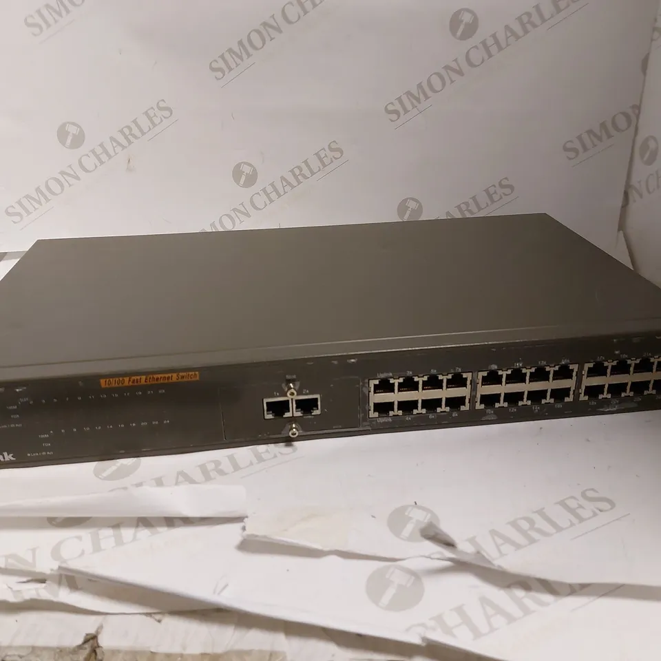 D-LINK DES-1024