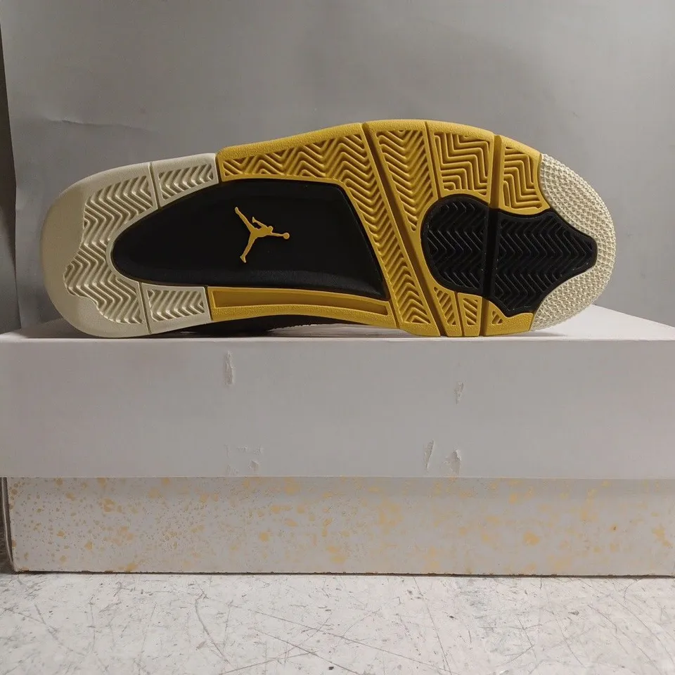 BOXED PAIR OF NIKE WOMEN'S AIR JORDAN 4 RETRO SHOES IN WHITE/YELLOW SIZE UK 9