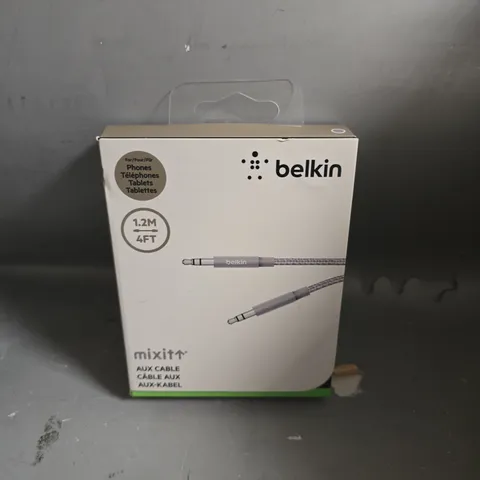 APPROXIMATELY 30 BELKIN MIX IT AUX CABLES