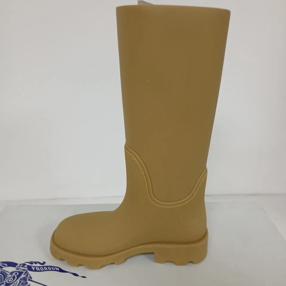 BURBERRY RUBBER BOOT – MANILLA, UK 5 (EU 38)
