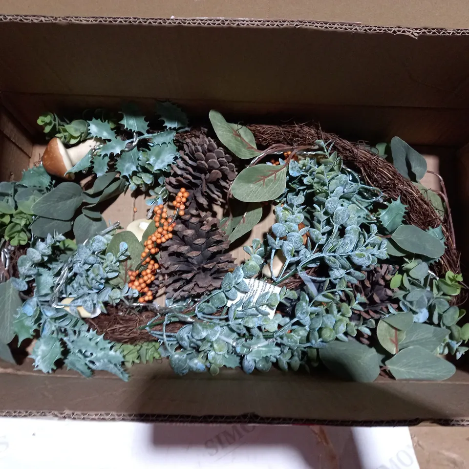 PRE LIT GARLAND WITH TOADSTOOLS  RRP £32.99