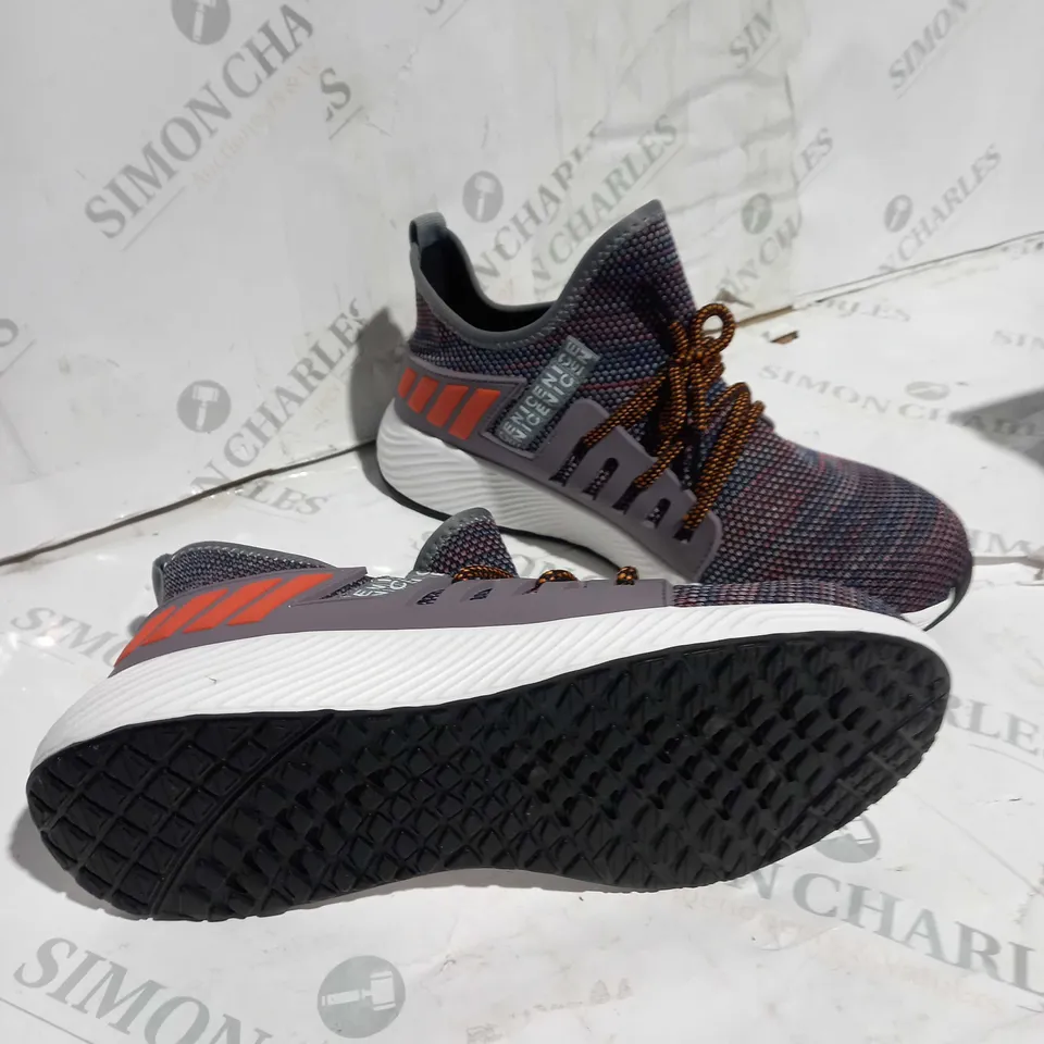 PAIR OF DESIGNER MULTICOLOURED HEAVY DUTY SHOES - SIZE 42