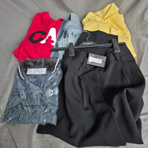 BOX OF APPROXIMATELY 20 ASSORTED CLOTHING ITEMS TO INCLUDE TSHIRT, BAG, TROUSERS, ETC