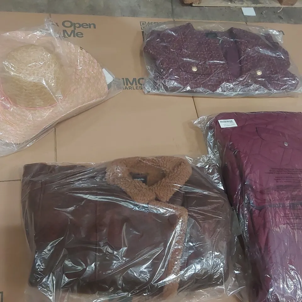 PALLET CONTAINING APPROXIMATELY 100x BRAND NEW ASSORTED DESIGNER CLOTHING ITEMS INCLUDING: JD WILLIAMS COAT, SIMPLY BE COAT, JULIPA COAT, JD WILLIAMS HAT ECT