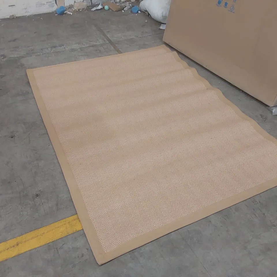 QUALITY DESIGNER AREA RUG - APPROXIMATELY 195 x 140cm