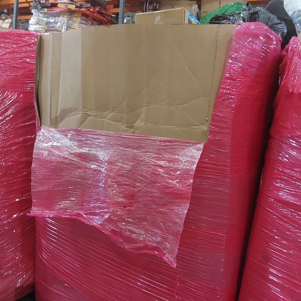 PALLET OF ASSORTED ITEMS INCLUDING: FOLDING POOL, WEIGHTS, DOOR MAT, FOLDING MATTRESS ECT