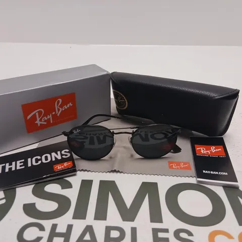 RAY-BAN SUNGLASSES – AVIATOR-STYLE, BLACK FRAME, WITH CASE