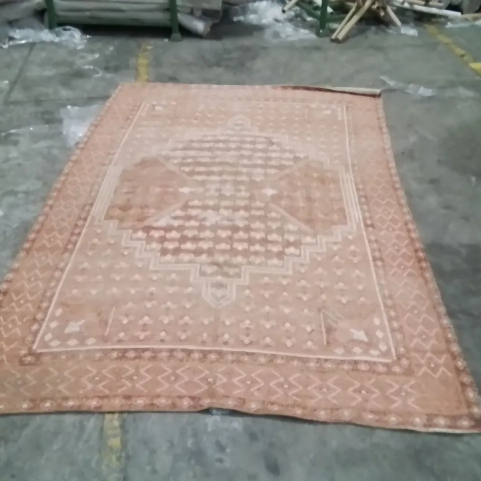 QUALITY DESIGNER AREA RUG - APPROXIMATELY 290X200