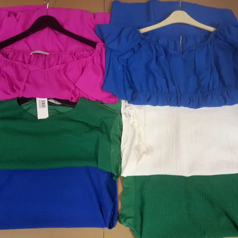 BOX OF APPROX 6 ASSORTED ITEMS OF MAISON DE NIMES CLOTHING IN VARIOUS SIZES AND STYLES