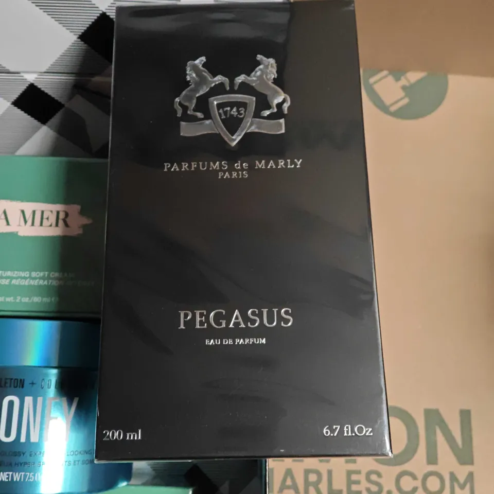 LOT OF 6 ASSORTED COSMETIC ITEMS TO INCLUDE PARFUMS DE AMRLEY PEGASUS 300ML, LA MER FOAMING CLEANSER AND HAIR MASQUE