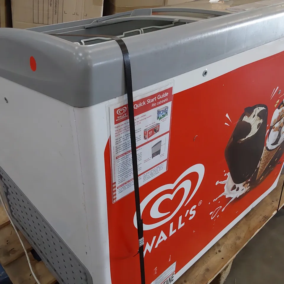 MEDIUM WALL'S ICE CREAM CHEST FREEZER
