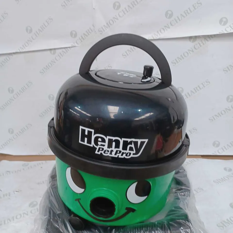 HENRY THE HOOVER - PET PRO 