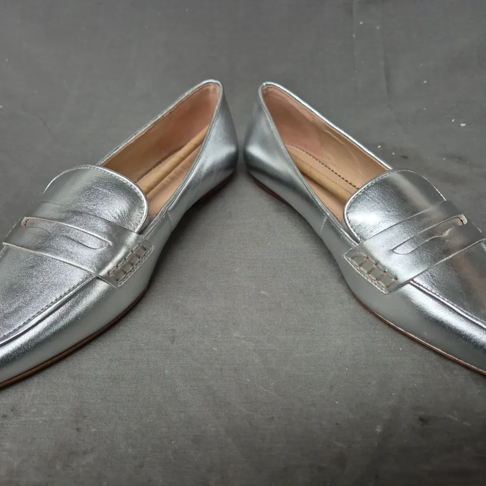 BOXED PAIR OF BODEN POINTED TOE LOAFERS IN METALLIC SILVER EU SIZE 37