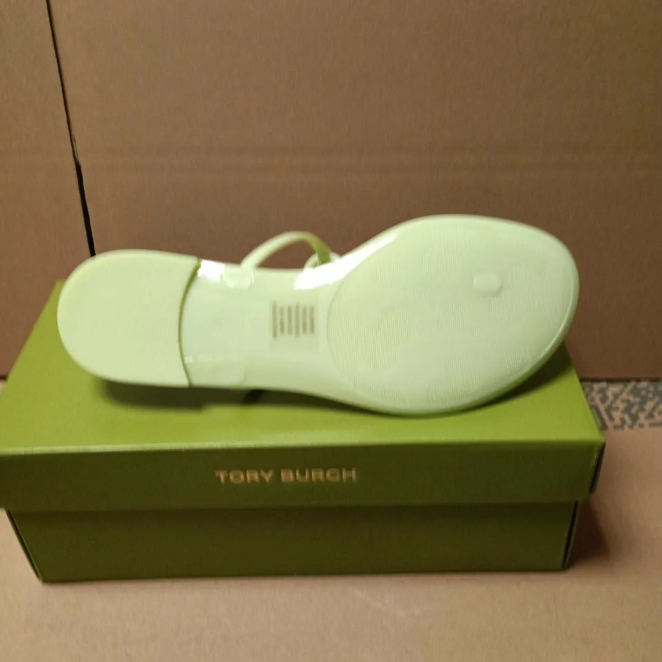 TORY BURCH MINT GREEN LOGO JELLY FLIP FLOPS – WOMEN'S SANDALS SIZE 8 US