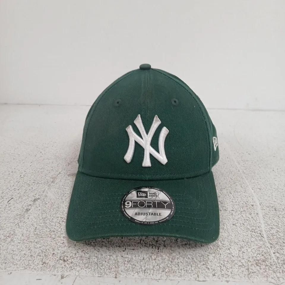 NEW ERA NEW YORK YANKEES CAP – 9FORTY ADJUSTABLE, GREEN, ONE SIZE