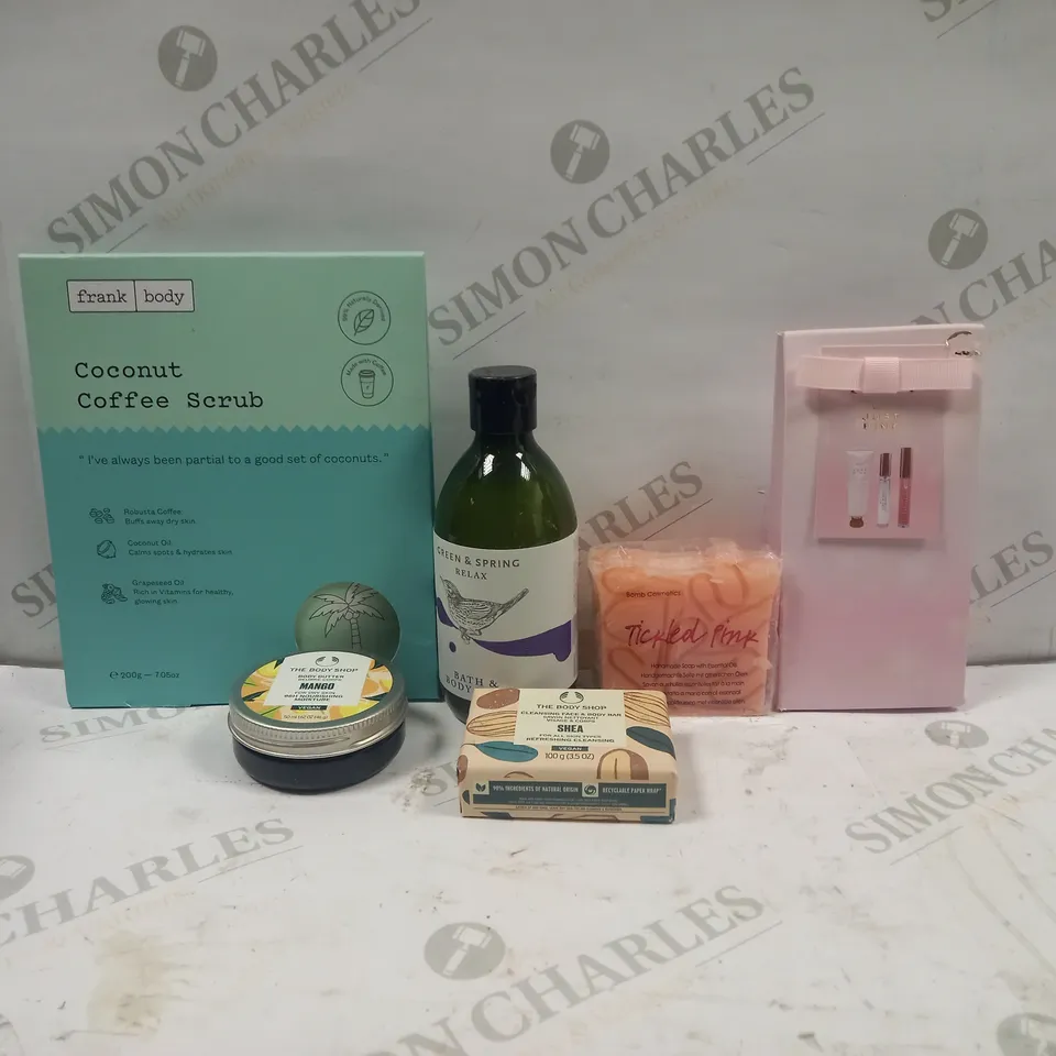 BOX TO CONTAIN APPROXIMATELY 15 ASSORTED BATHROOM & TOILETRY BASED PRODUCTS, INCLUDES BALMS, SOAPS ETC  