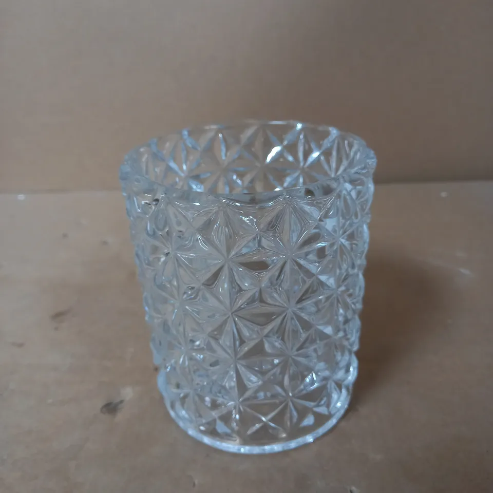 VICTORIA SPARE GLASS LIGHT SHADE 