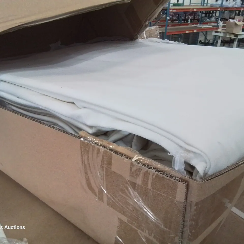 PALLET OF 17 BOXED 4 X 8 INDIAN STYLE POLYCOTTTON CANVAS ROOFS 425G M2 350MM RED AND GOLD