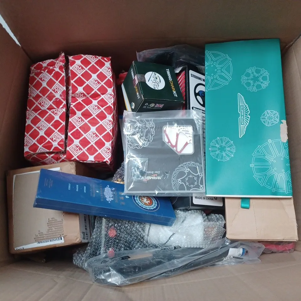 APPROXIMATELY 15 ASSORTED VEHICLE PARTS & ACCESSORIES  - COLLECTION ONLY