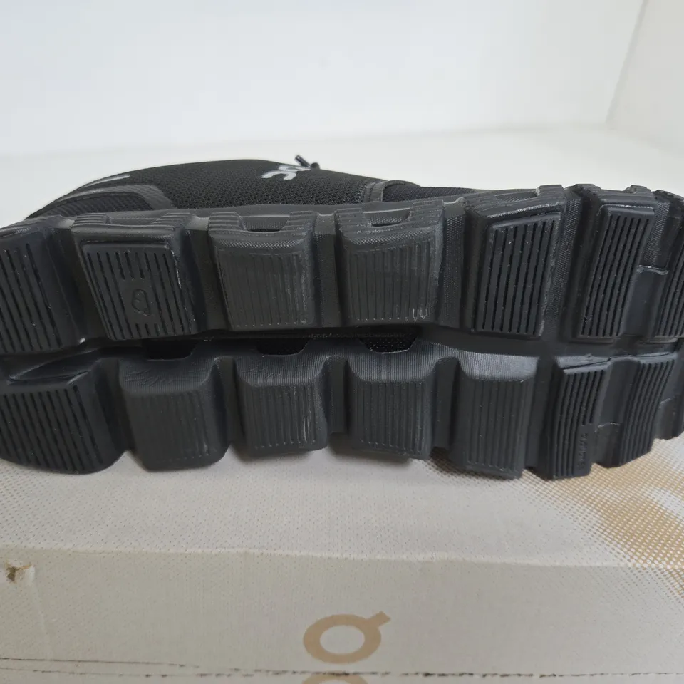 QC CLOUD 6 SIZE 8.5