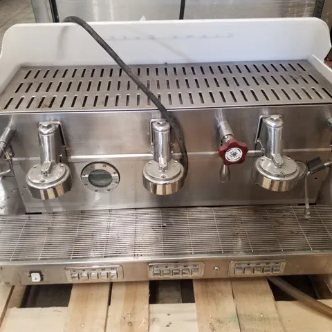CREMA CAFFE ELEKTRA 3 GROUP ESPRESSO MACHINE