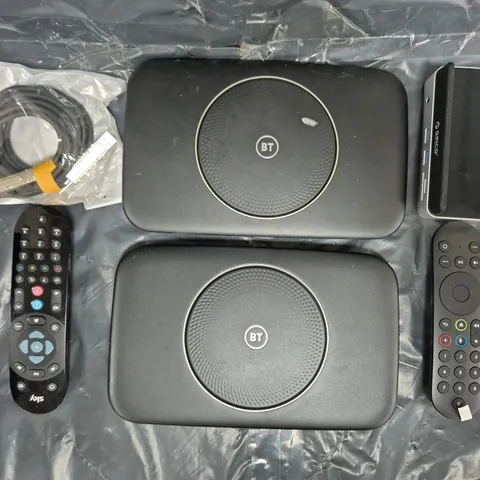 APPROXIMATELY 10 ASSORTED HOUSEHOLD ITEMS TO INCLUDE BT WI-FI ROUTER, VARIOUS REMOTES AND CABLES, ETC