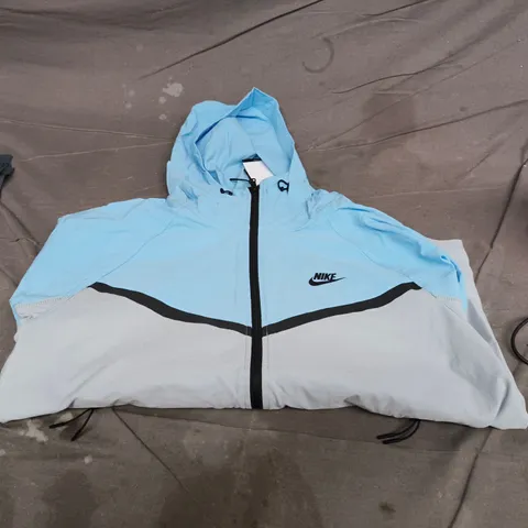 NIKE MEN'S LIGHT BLUE WINDBREAKER JACKET – SIZE S
