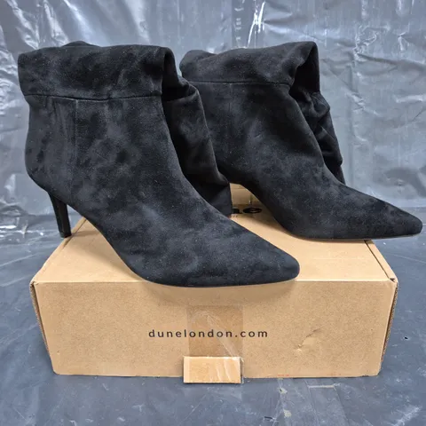BOXED PAIR OF DUNE LONDON SLOUCH SUEDE HIGH BOOTS IN BLACK SIZE 5