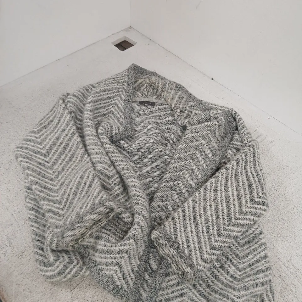PER UNA WOMEN'S KNITTED CARDIGAN – GREY ZIGZAG PATTERN