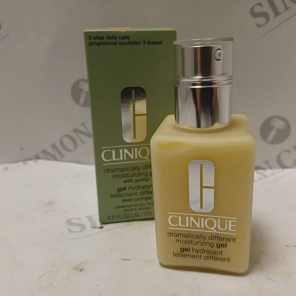 BOXED CLINIQUE DRAMATICALLY DIFFERENT MOISTURIZING GEL WITH PUMP (125ml)