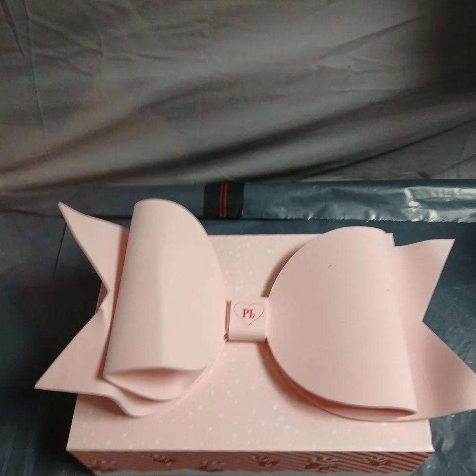 PLOUISE BEAUTY GIFT SET TO INCLUDE HAND CREAM, BEAUTY BALM AND BASE CORRECTOR