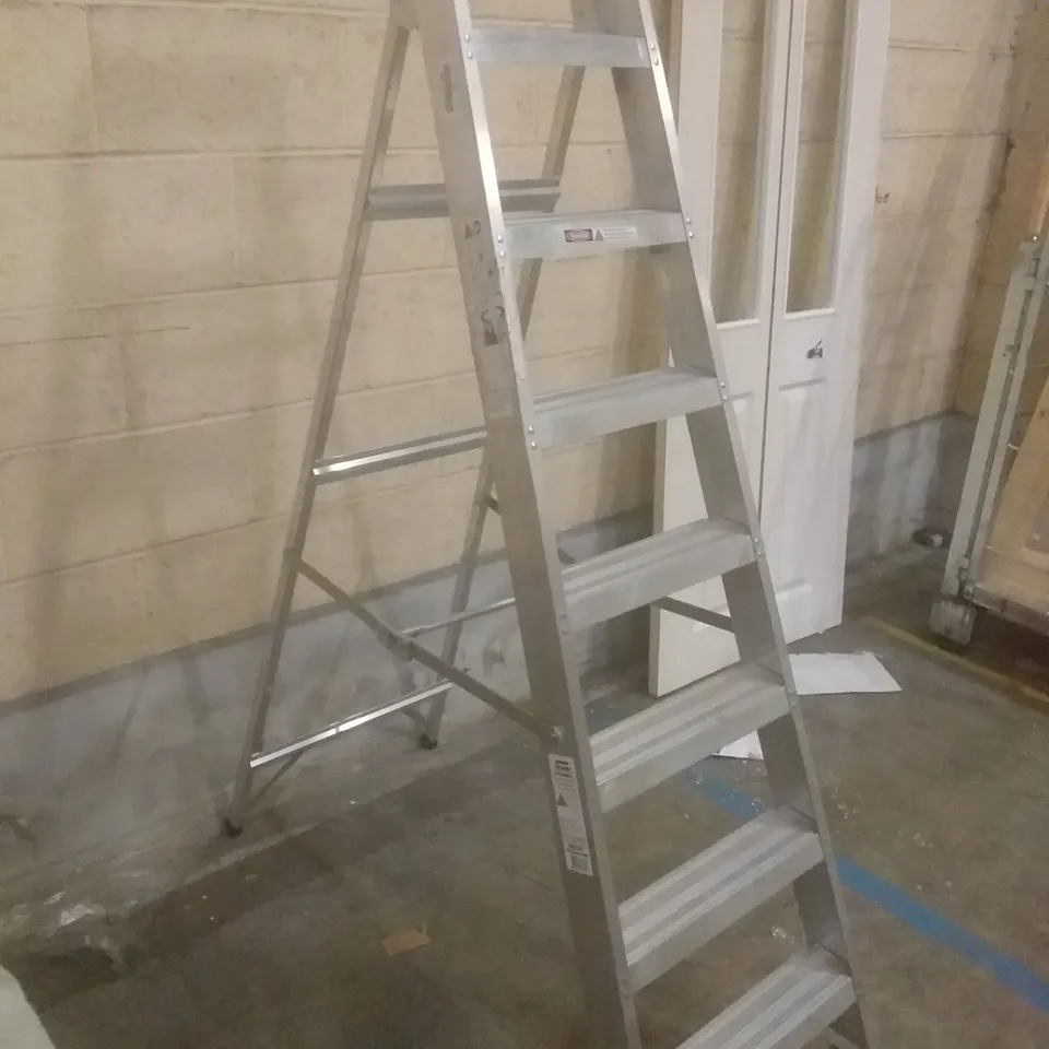 ALUMINIUM 8-STEP STEPLADDER