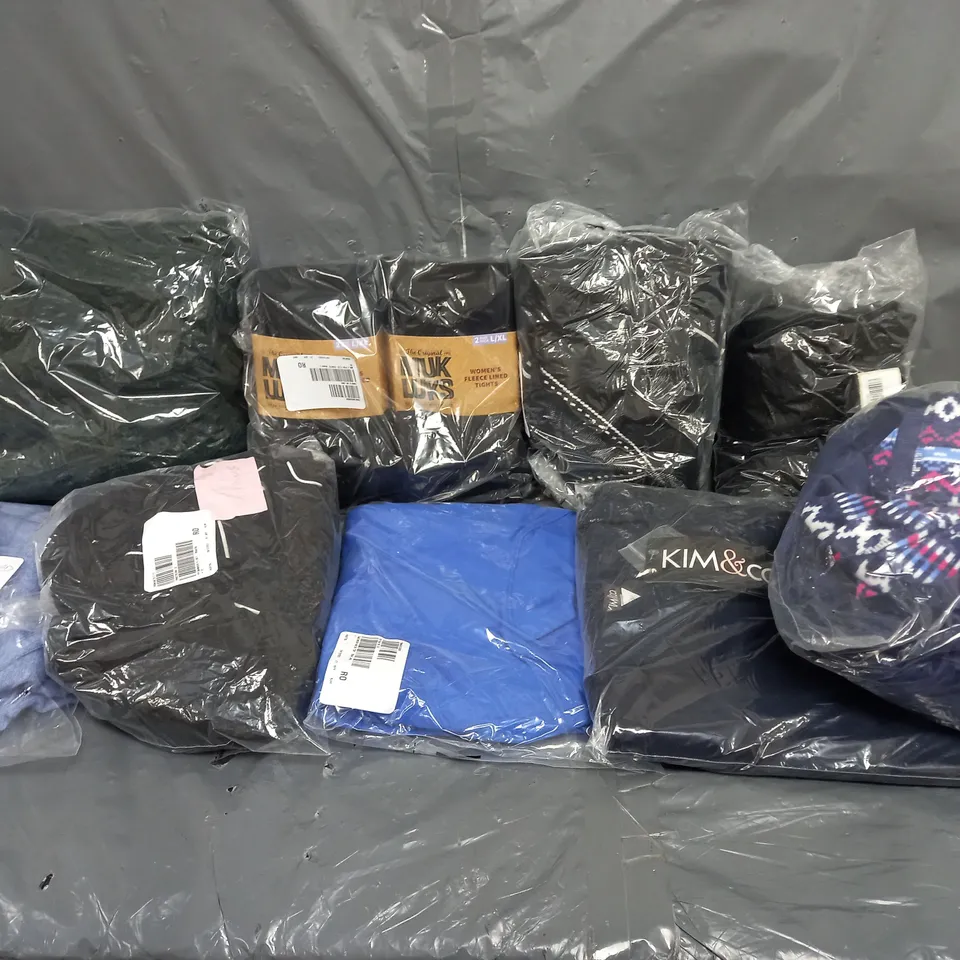 BOX OF APPROXIMATELY 10 ASSORTED BAGGED PIECES OF CLOTHING IN VARIOUS STYLES, SIZES, AND BRANDS 