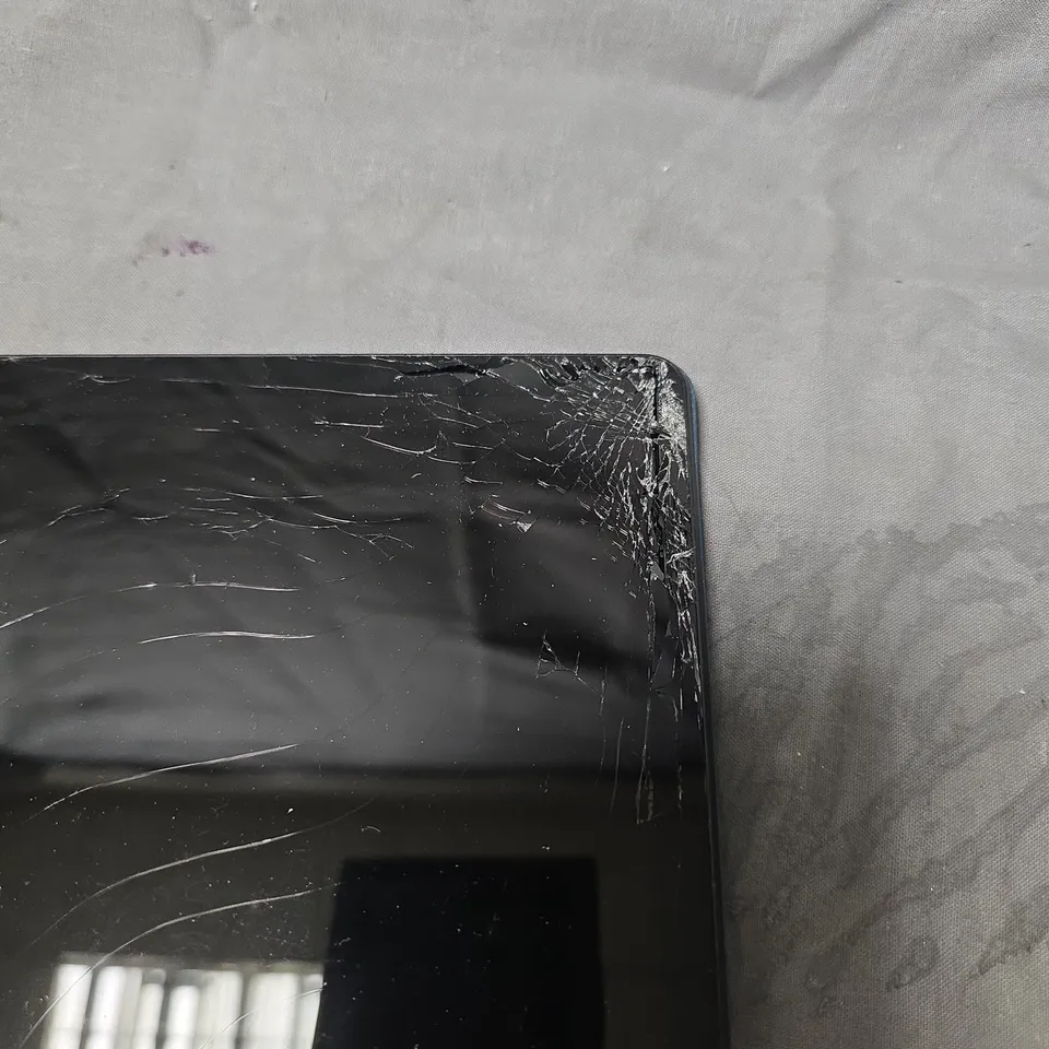 LENOVO TB-J616F TABLET – BLUE, DOLBY ATMOS, CRACKED SCREEN