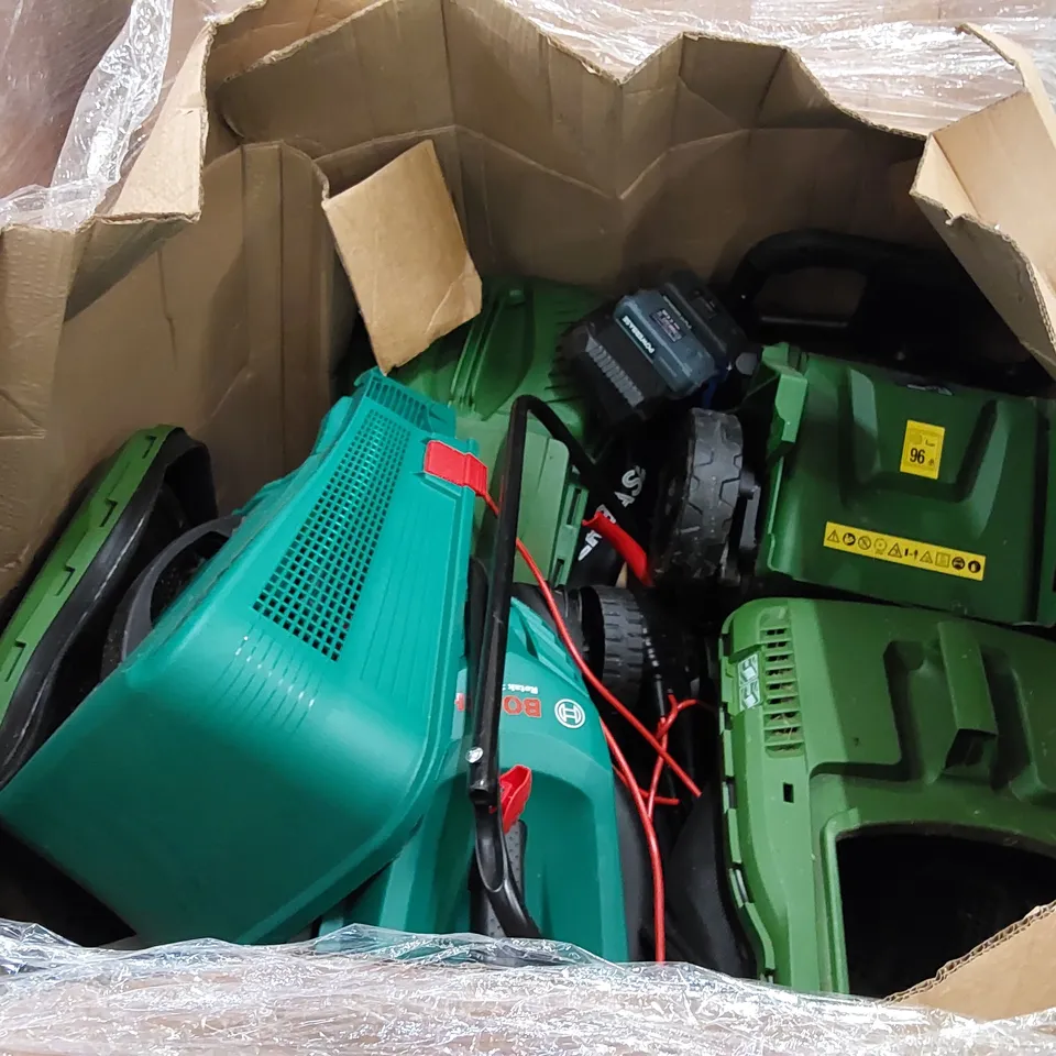 PALLET OF APPROXIMATELY 8 ASSORTED LAWN MOWERS