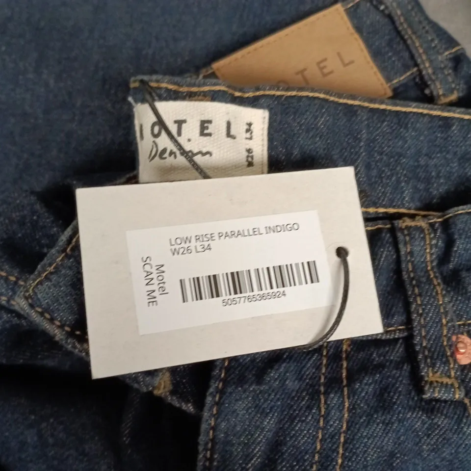 MOTEL DENIM LOW RISE JEANS – INDIGO, W26 L34