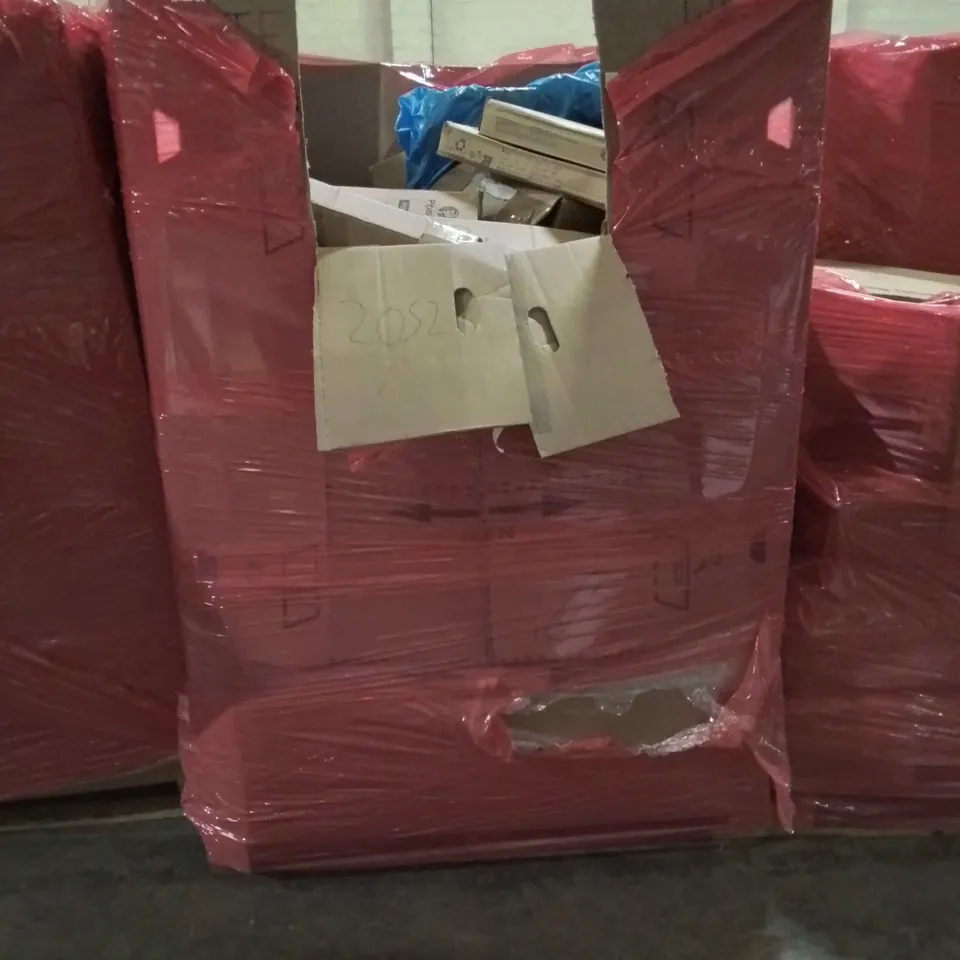 PALLET CONTAINING APPROXIMATELY 20 RAW HOUSEHOLD ITEMS TO INCLUDE: TOILET SEATS, BLINDS, BLANKETS ETC