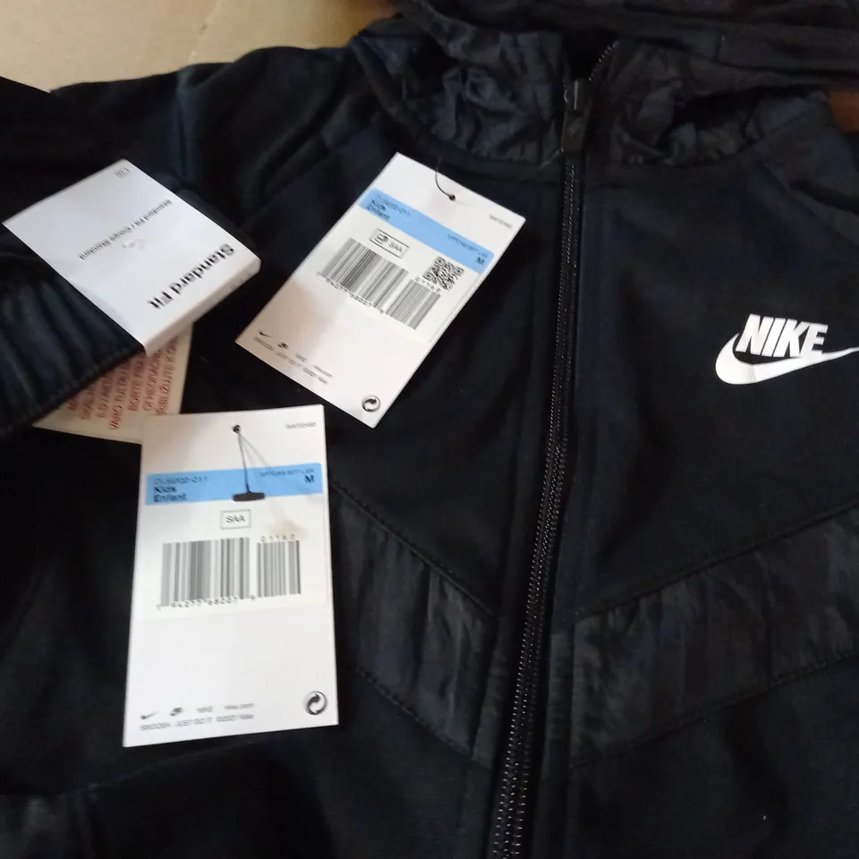 NIKE YOUTH UNISEX TRACKSUIT IN BLACK - M