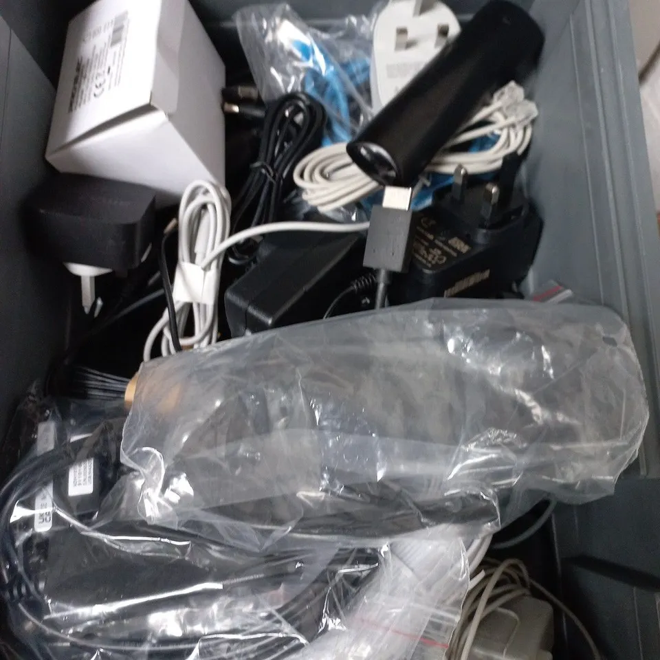 APPROXIMATELY 15 ASSORTED ELECTRICAL PRODUCTS TO INCLUDE A HDMI CABLE, ETHERNET CABLE AND REMOTE CONTROLS