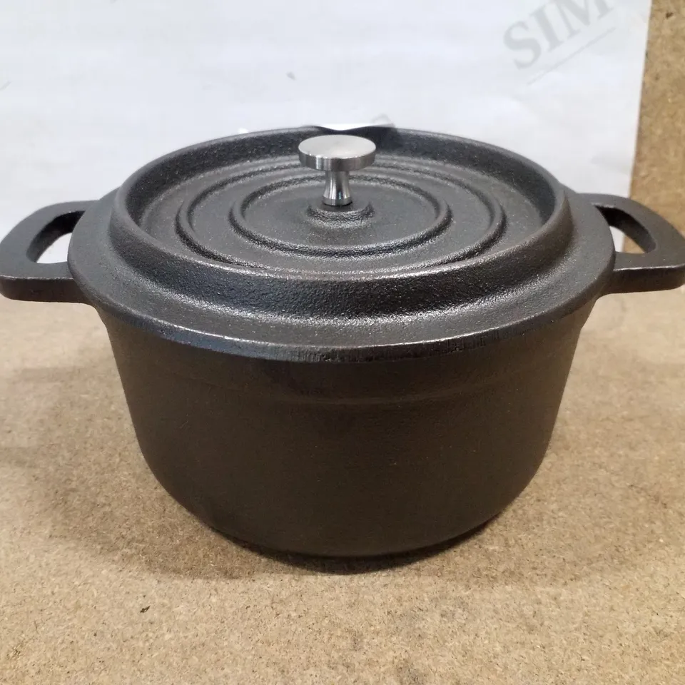 BOXED MINI CAST IRON PAN WITH LID