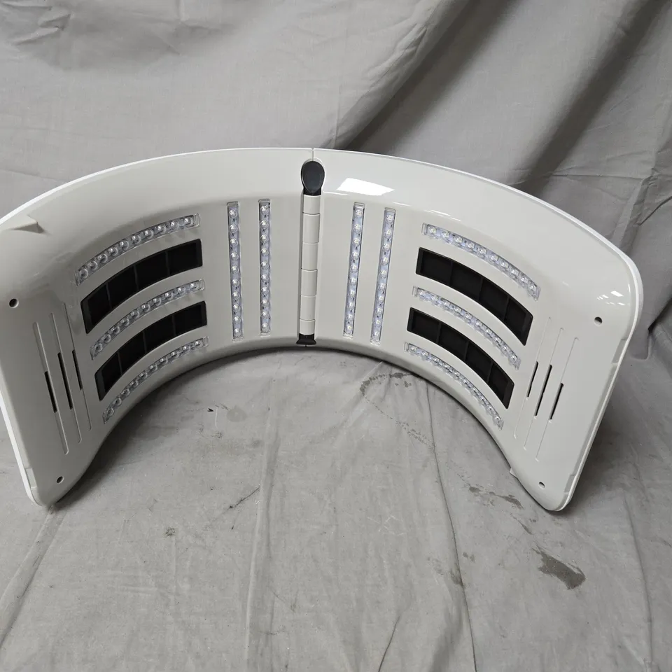 OPATRA LONDON LED LIGHT THERAPY FACIAL DEVICE WITH ALUMINIUM TRAVEL CASE