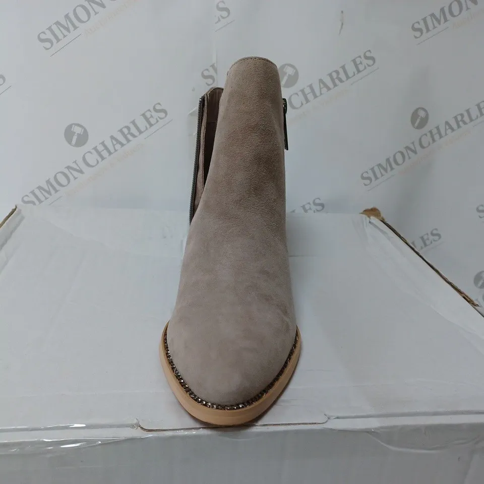 MODE IN PELLE KATREENA ANKLE BOOT MINK SIZE 7