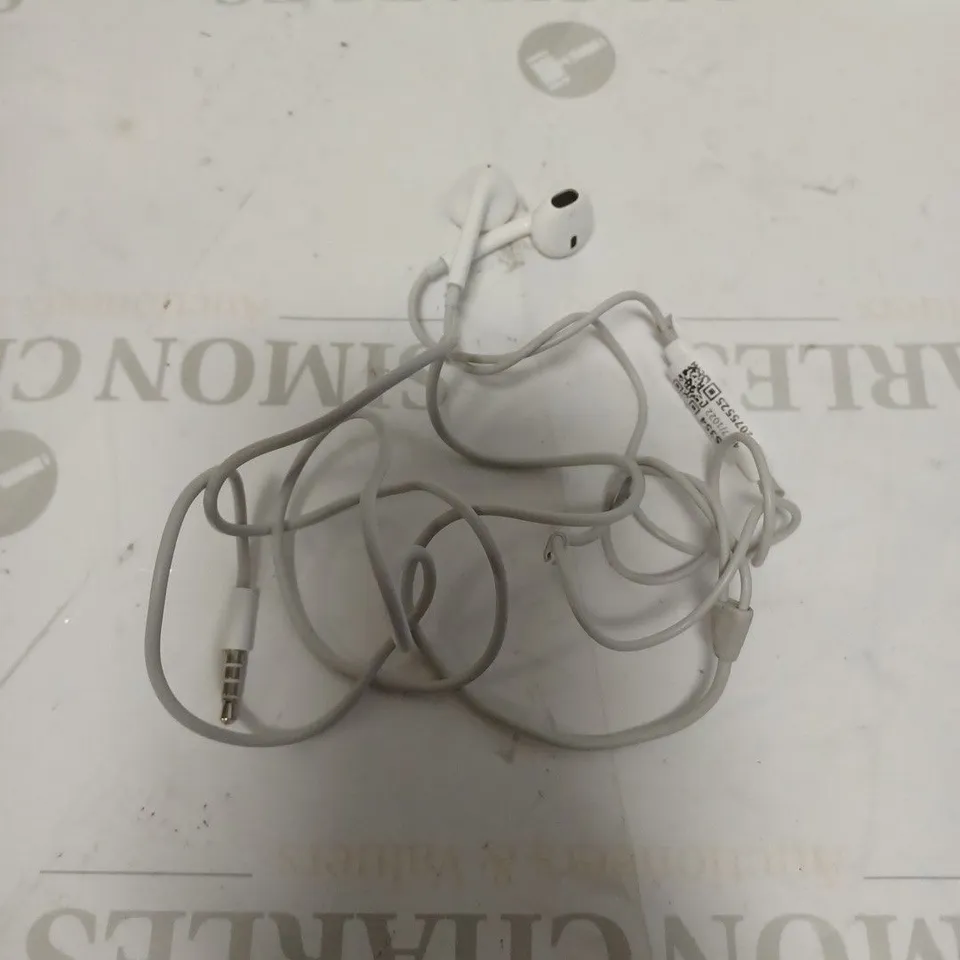EARPODS HEADPHONE PLUG