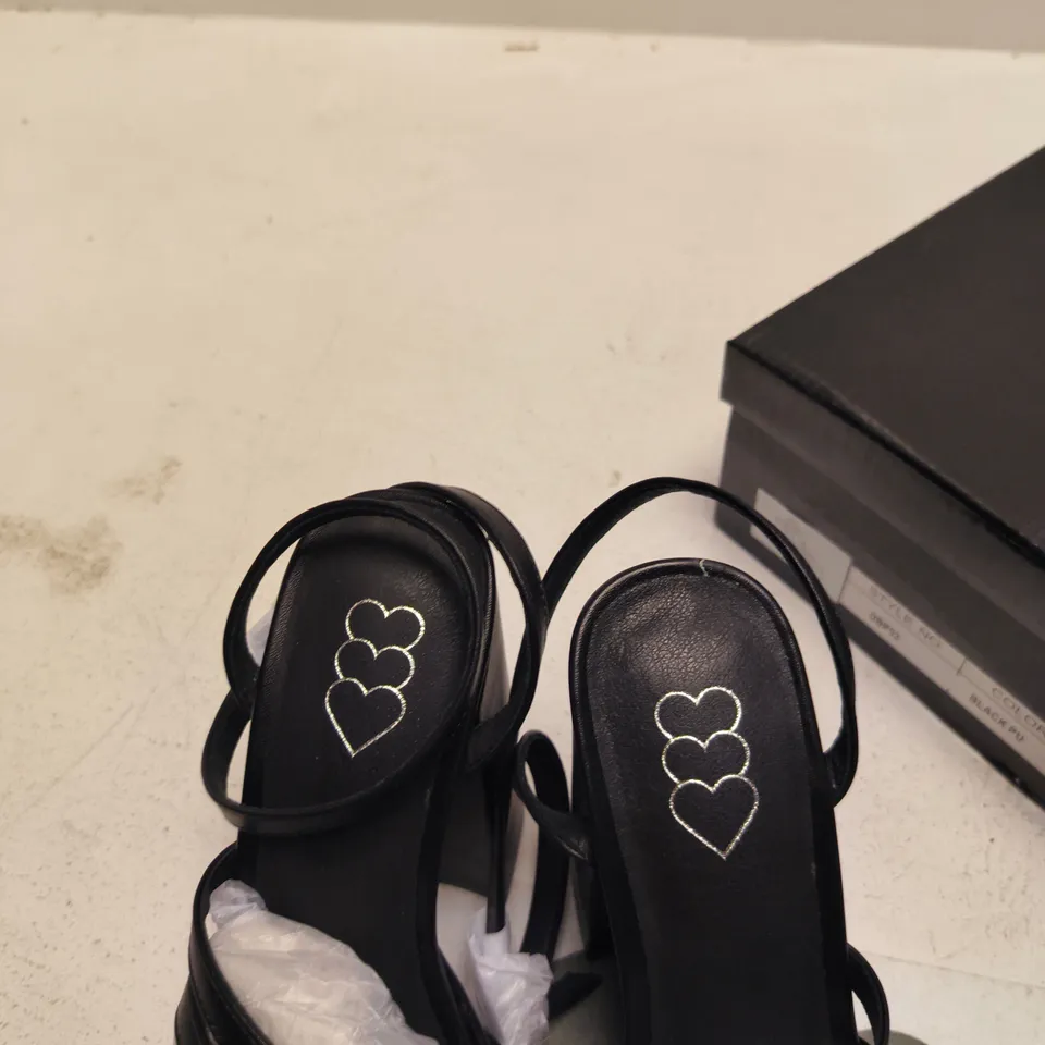 DBP52 BLACK PU PLATFORM SANDALS – WOMEN'S UK 5