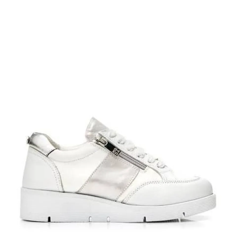 BOXED PAIR OF MODA IN PELLA AMBIENNE WHITE LEATHER TRAINERS - UK SIZE 7